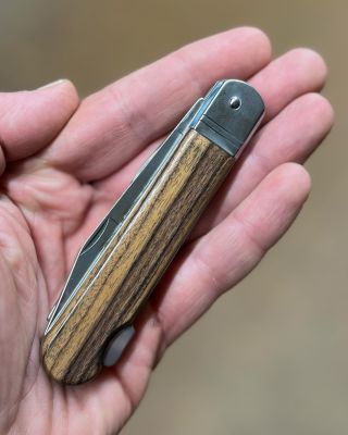 Dnes slavíme‼️ Třetí limitovaná edice, pouze 555 kusů Nožů Fixír TETRA pro Fanklub Mikov, je konečně tady‼️ S radostí...